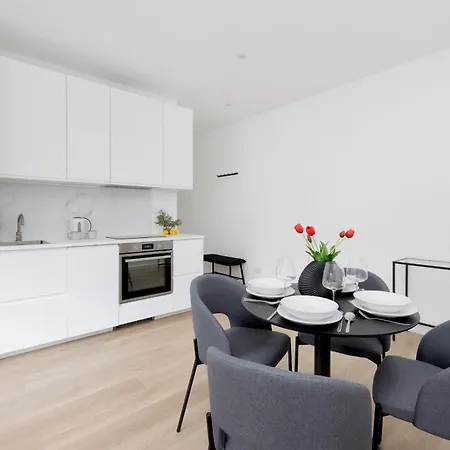 Modern Apartment Grzybowska 37 In The Centre Of Warsaw By Rent Like Home Exterior photo